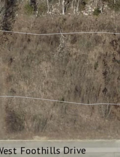 828 Foothills Dr, Fayetteville, AR 72701