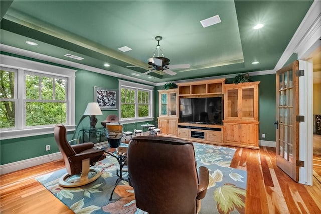 150 Jackson Cove Cres, Eureka Springs, AR 72631 - living area with a raised ceiling, light wood-type flooring, ornamental molding, a ceiling fan, and recessed lighting