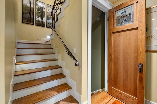 150 Jackson Cove Cres, Eureka Springs, AR 72631 - stairs featuring wood finished floors