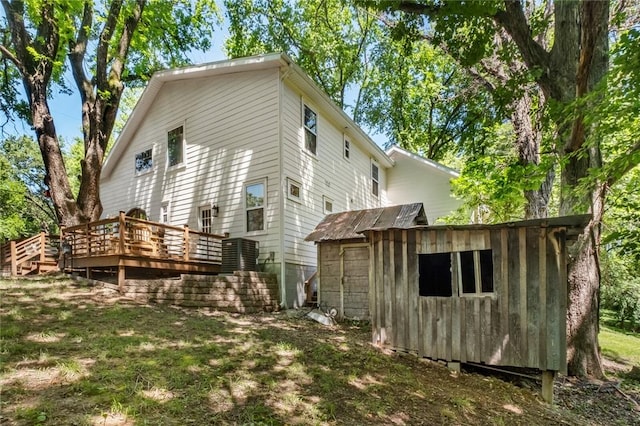 1330 S Curtis Ave, Pea Ridge, AR 72751 - back of property with a wooden deck and an outdoor structure