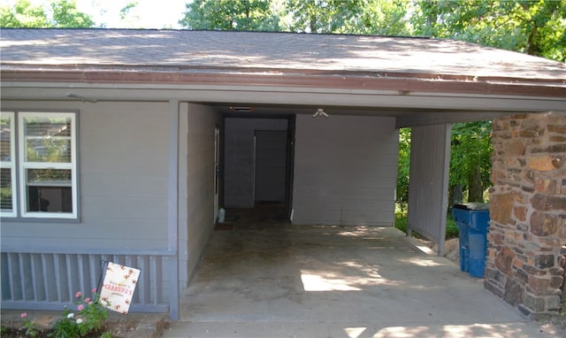 6 Hampstead Ln, Bella Vista, AR 72714 - view of garage