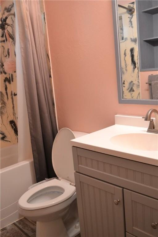 6 Hampstead Ln, Bella Vista, AR 72714 - bathroom with vanity and shower / bathtub combination with curtain