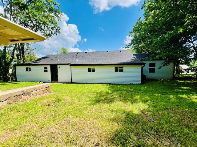106 Phillips Ave, Huntsville, AR 72740 - back of house featuring a yard