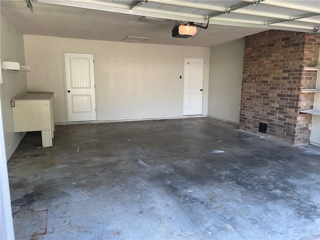 904 E Norristown Cir, Russellville, AR 72802 - garage with a garage door opener
