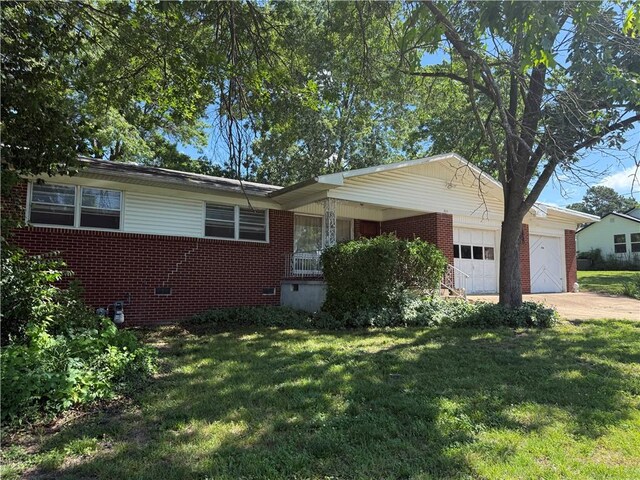 208 Mountain Ave, Berryville, AR 72616 - photo 1