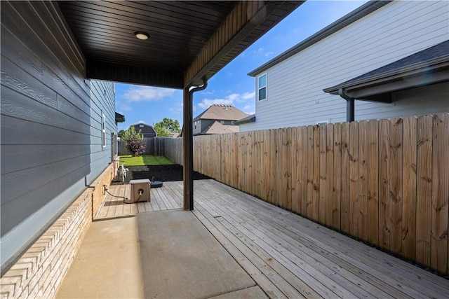 1735 W Whitney Ln, Rogers, AR 72758 - deck with a fenced backyard