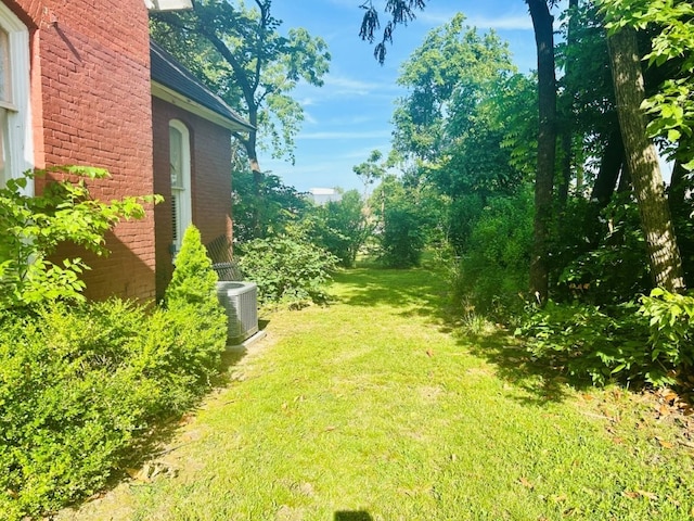 1016 S 4th St, Rogers, AR 72756 - view of green lawn