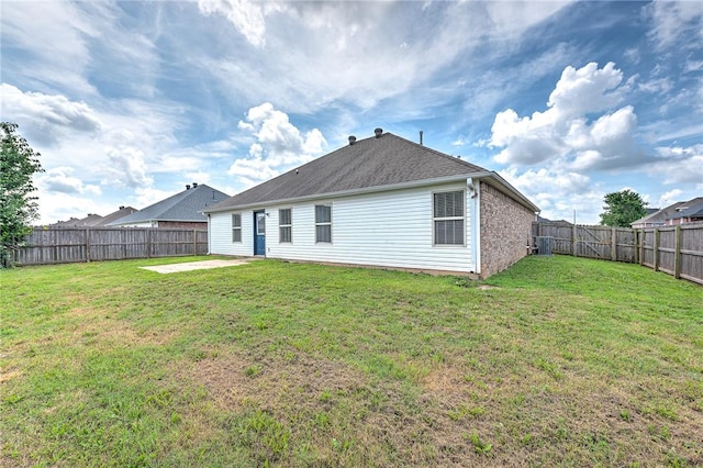 640 Spur Ln, Centerton, AR 72719 - rear view of house featuring a fenced backyard and a patio area