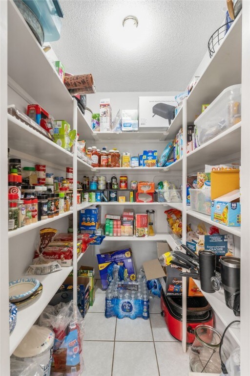 146 Horizon Ln, Alma, AR 72921 - view of pantry