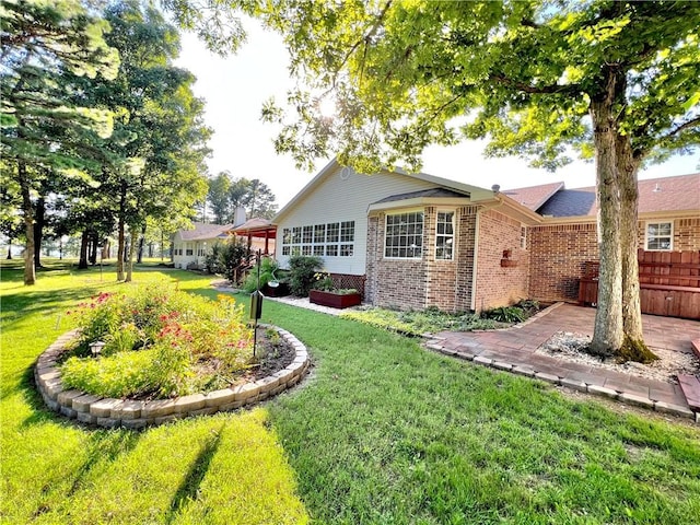 6 Hillcrest Dr, Holiday Island, AR 72631 - view of green lawn