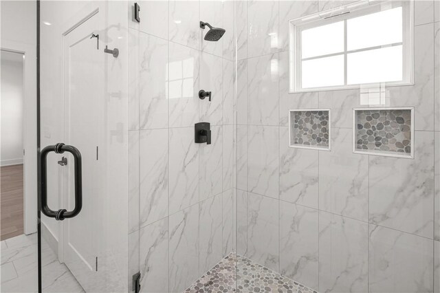 1316 Bella Vista Rd, Bentonville, AR 72712 - full bathroom with a stall shower