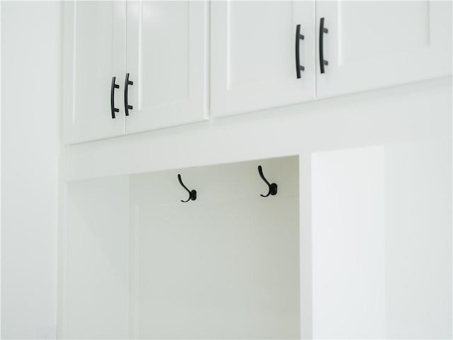 1316 Bella Vista Rd, Bentonville, AR 72712 - view of mudroom