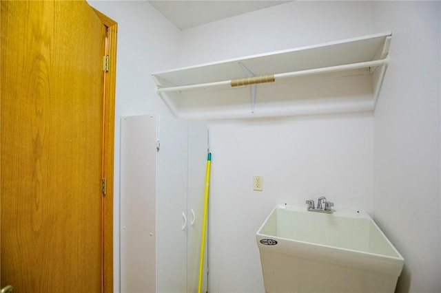 16 Penrith Dr, Bella Vista, AR 72714 - washroom with a sink