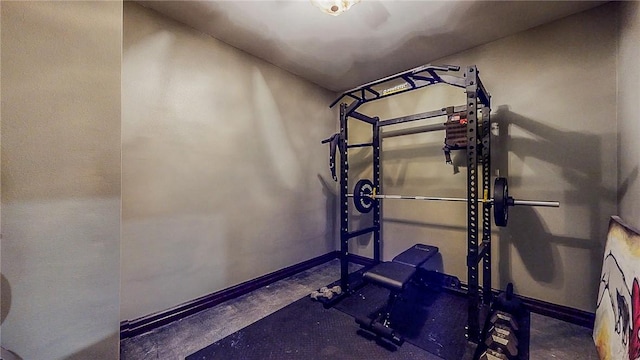 19641 Conestoga Rd, Elkins, AR 72727 - workout room with baseboards