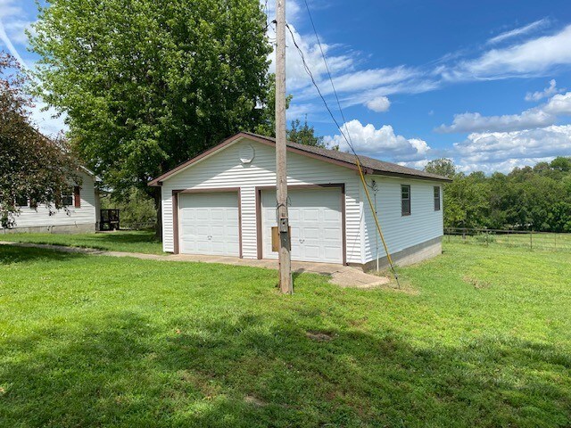 1076 N Barrington Rd, Tontitown, AR 72762 - photo 11