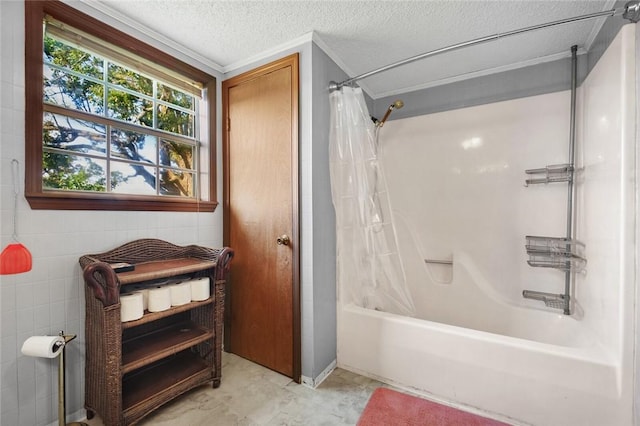 13183 Shady Grove Rd, Gravette, AR 72736 - bathroom featuring shower / bath combo, a textured ceiling, and crown molding