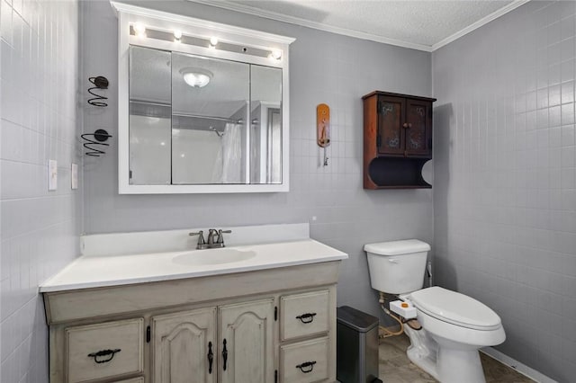 13183 Shady Grove Rd, Gravette, AR 72736 - full bath featuring crown molding, tile walls, vanity, a textured ceiling, and a shower with shower curtain