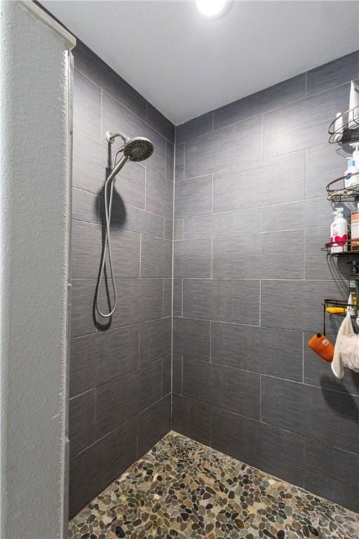 19475 Cotton Ln, Garfield, AR 72732 - full bath with a tile shower and stone finish floors