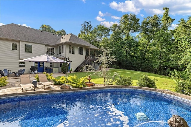 6 Leawood Pl, Bella Vista, AR 72715 - outdoor pool with a patio area and a lawn