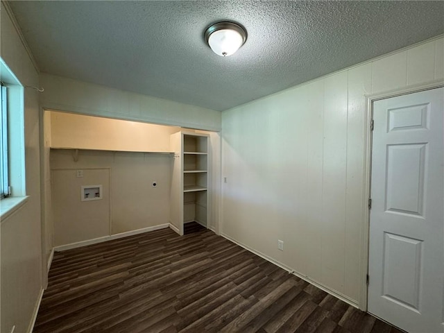 811 Overlook Dr, Mountain Home, AR 72653 - laundry room featuring electric dryer hookup, dark wood-style floors, hookup for a washing machine, and a textured ceiling