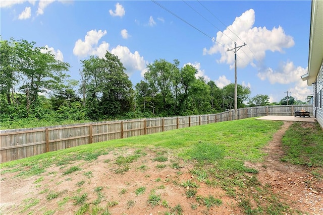 2586 Chittick St, Pea Ridge, AR 72751 - fenced backyard featuring a patio