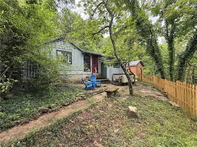 16 Nut St, Eureka Springs, AR 72632 - view of fenced yard