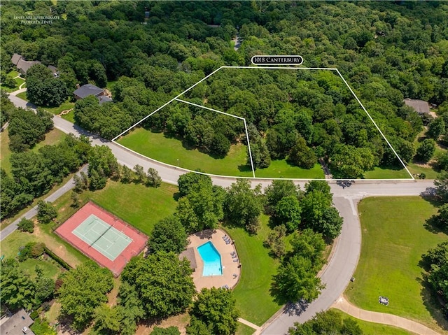1018 N Canterbury Rd, Fayetteville, AR 72701 - aerial overview of property's location with property boundaries highlighted and a pool