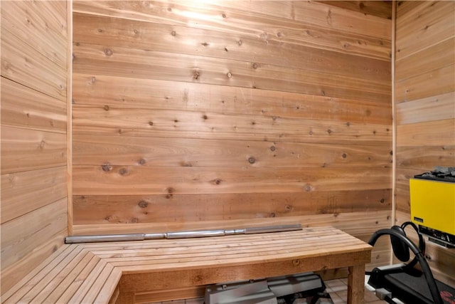 1018 N Canterbury Rd, Fayetteville, AR 72701 - relaxing sauna featuring wooden walls