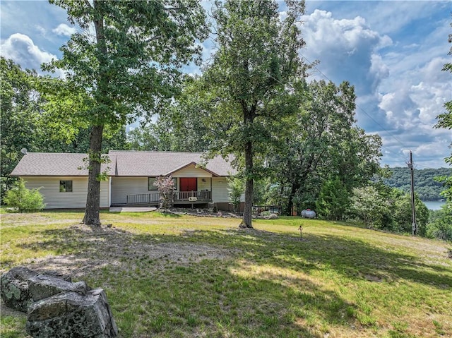 161 Hillcrest Rd, Eureka Springs, AR 72631 - view of front of property with a deck and a front yard
