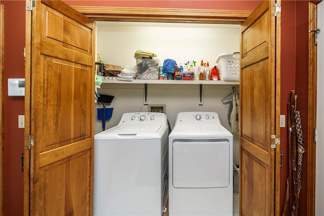 161 Hillcrest Rd, Eureka Springs, AR 72631 - washroom with washing machine and clothes dryer