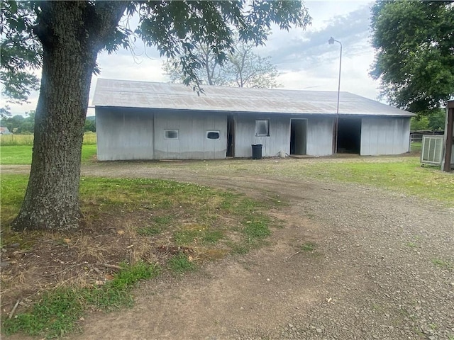 3218 Mulberry Wire Rd, Mulberry, AR 72947 - view of pole building featuring driveway