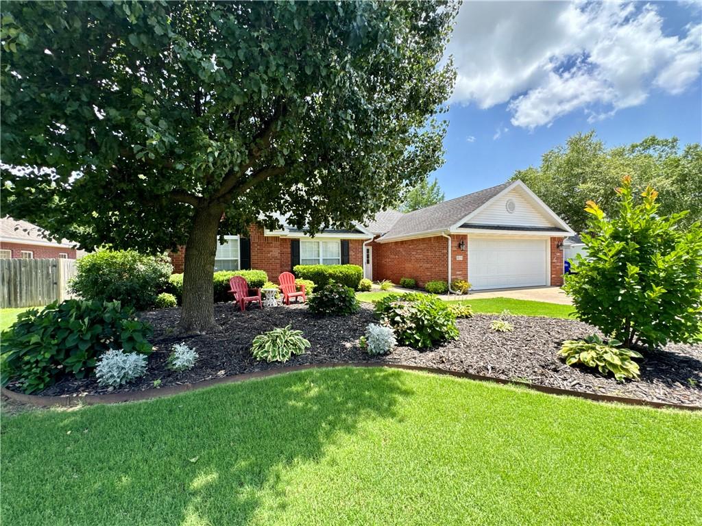 409 Bluff Dr, Lowell, AR 72745 - photo 1