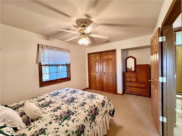 31 Table Rock Dr, Holiday Island, AR 72631 - bedroom with a closet, light carpet, and ceiling fan