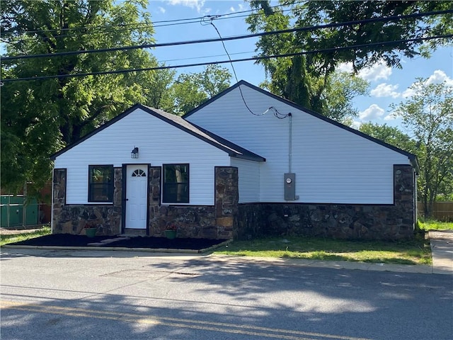 21 S Elizabeth St, Dover, AR 72837 - view of front of property with stone siding
