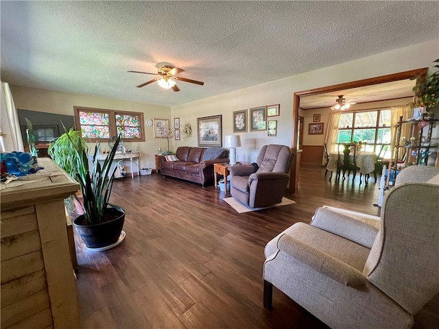 715 Montgomery St, Clarksville, AR 72830 - photo 2
