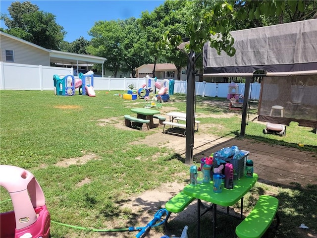400 Franklin St, Harrison, AR 72601 - fenced backyard with a playground