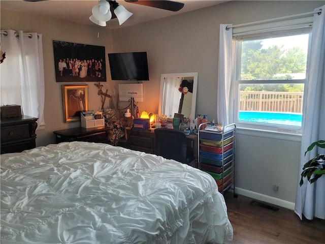400 Franklin St, Harrison, AR 72601 - bedroom featuring wood finished floors and a ceiling fan