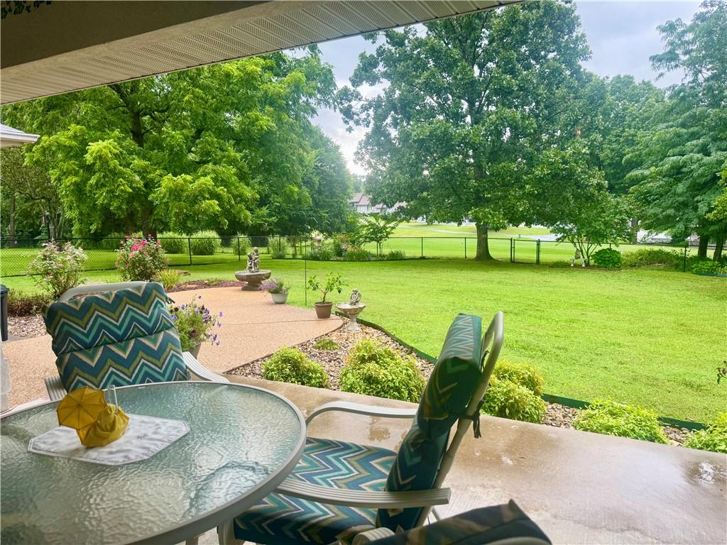 8 Merritt Dr, Bella Vista, AR 72714 - photo 1