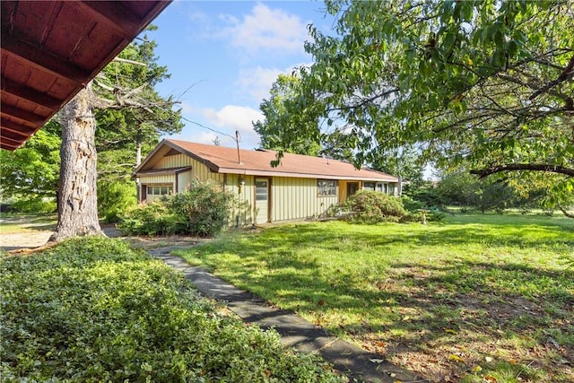 12158 E 62nd Hwy, Harrison, AR 72601 - back of house with a lawn
