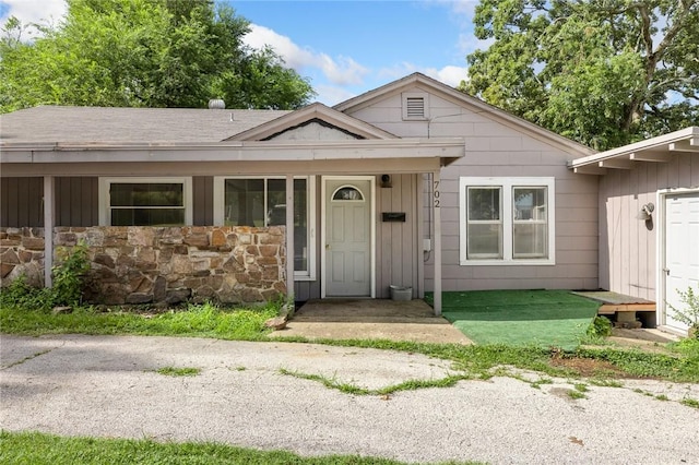 702 E Argyle, Harrison, AR 72601 - bungalow featuring a shingled roof