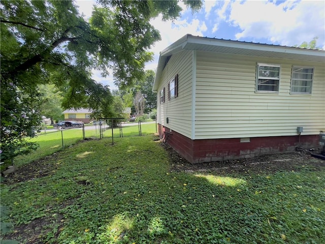 315 Glines Ct, Harrison, AR 72601 - view of side of property featuring crawl space and a gate