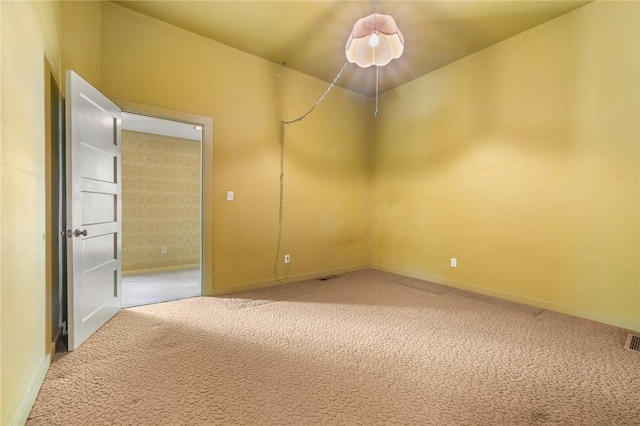 625 W College Ave, Harrison, AR 72601 - empty room featuring light carpet and baseboards