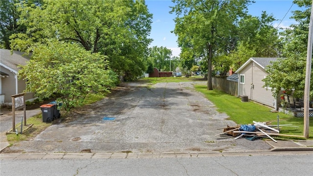 WMEADOW S Thompson St, Springdale, AR 72764 - photo 1