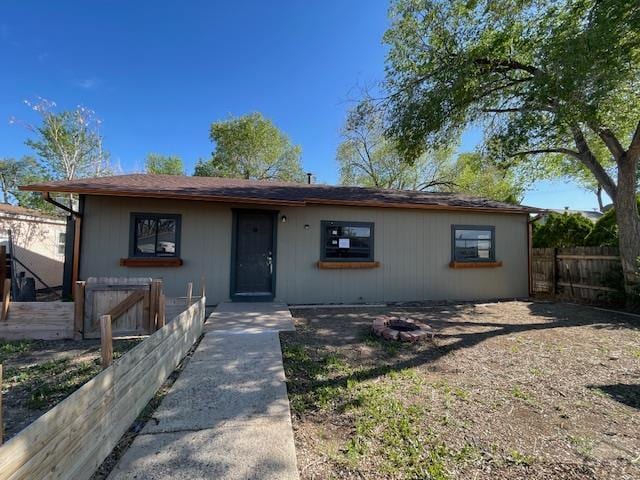 1726 W 12th St, Pueblo, CO 81003 - bungalow-style home featuring fence private yard