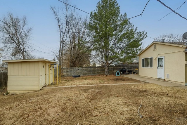 2306 Cortez Rd, Pueblo, CO 81003 - view of yard featuring a fenced backyard