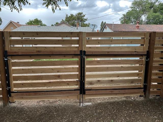 715 E 7th St, Pueblo, CO 81001 - view of gate