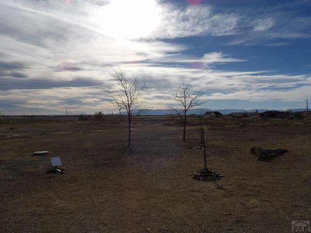 view of yard featuring a rural view