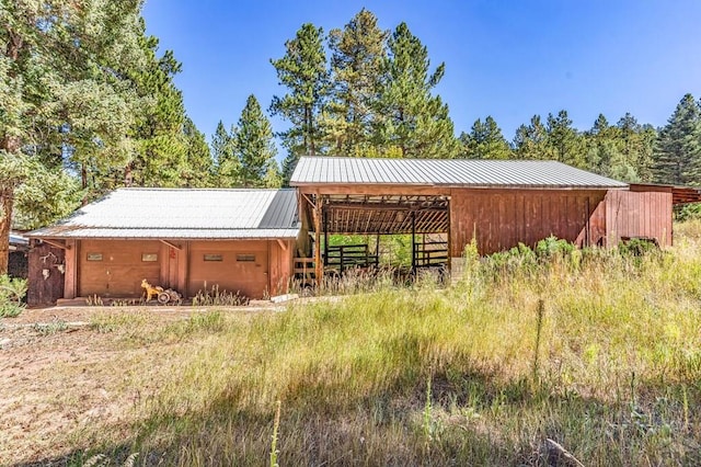 view of outbuilding featuring an outbuilding