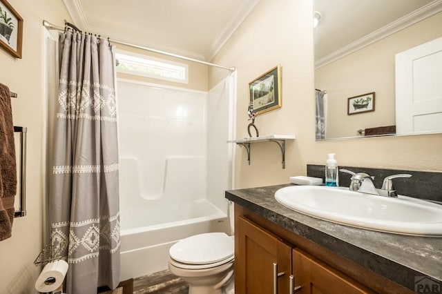 999 Fortino Blvd Unit 33, Pueblo, CO 81008 - bathroom with wood finished floors, toilet, vanity, crown molding, and shower / tub combo