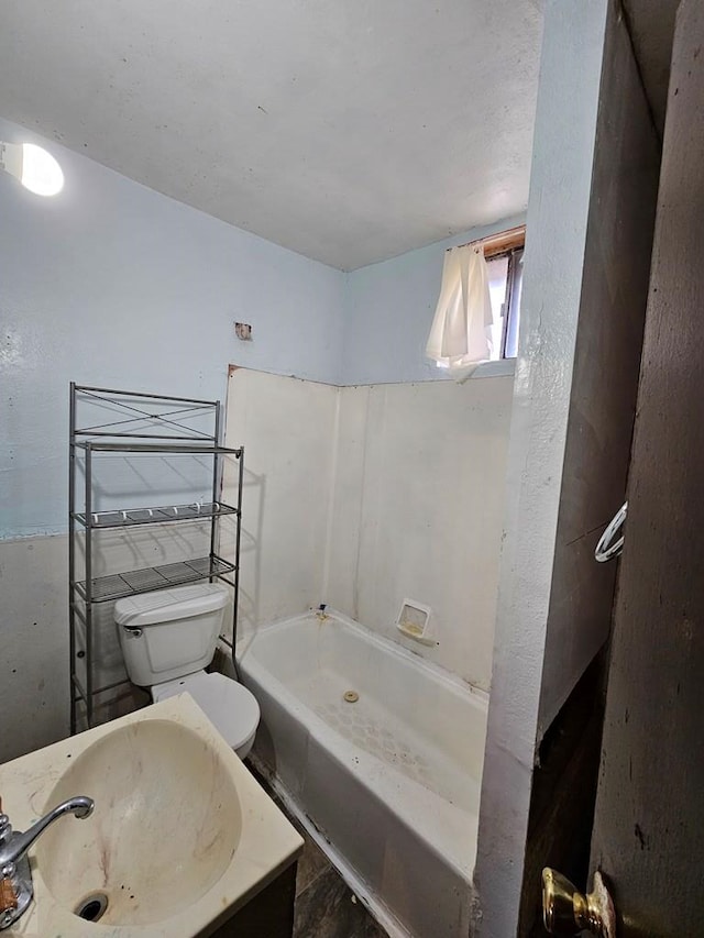 308 W Poplar St, Lamar, CO 81052 - full bathroom with a sink and toilet